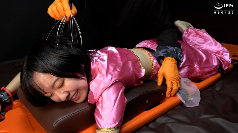 【くすぐり】【うつ伏せ拘束くすぐり＋まりちゃんの弱点の脇腹で本気の降参宣言！？】WAKA-087加護まり 5❤アドア｜h_1416ad02023