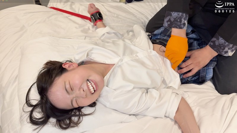 【くすぐり】「【くすぐり】制服姿のかりなちゃんをくすぐりほぐしで大暴れさせる！」わかしラボWAKA-083谷田かりな（2）❤アドア｜h_1416ad02037