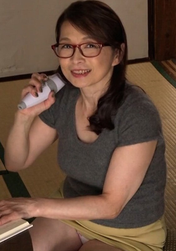 【騎乗位】嫁と不仲になってしまった娘婿が欲求不満と寂しさから義母に中出ししてしまい…。昭和の官能エロス！❤即ヌキ｜h_1724a095g00003