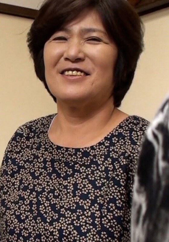 【バック】田舎の人情熱い熟女に夕飯をご馳走になりお礼に性感マッサージ！久々の男性の愛撫にその気になる素朴な熟女に中出しSEX！❤即ヌキ｜h_1724a107g00005